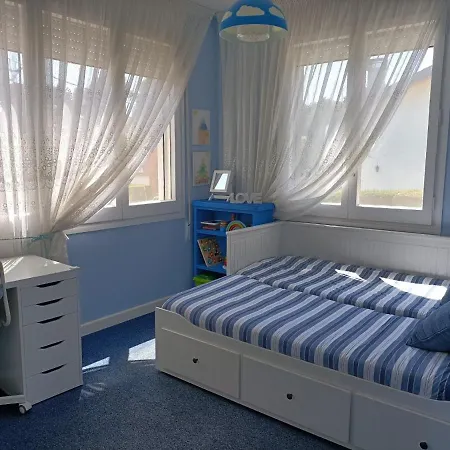 Casa Acogedora Familiar Con Piscina Pallejá